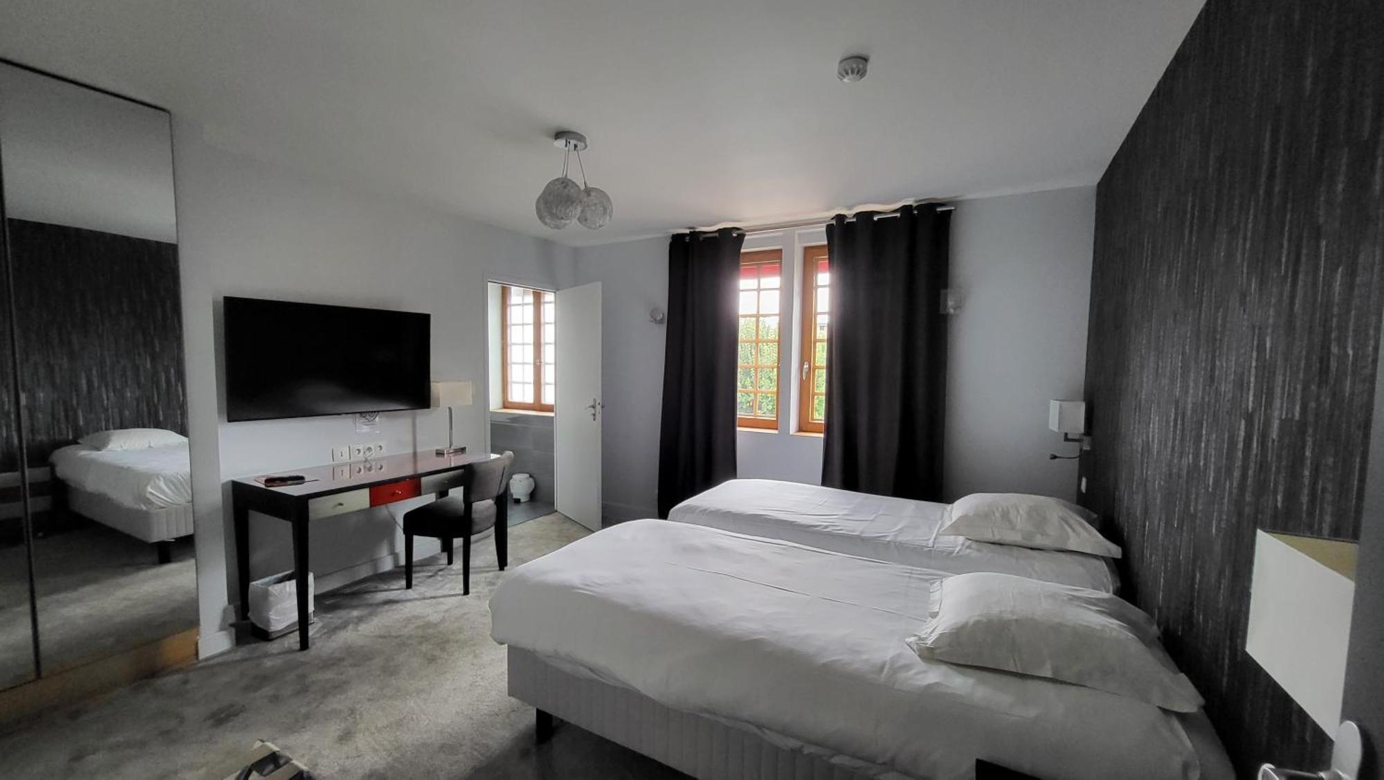 Hotel De Normandie Evreux Bagian luar foto