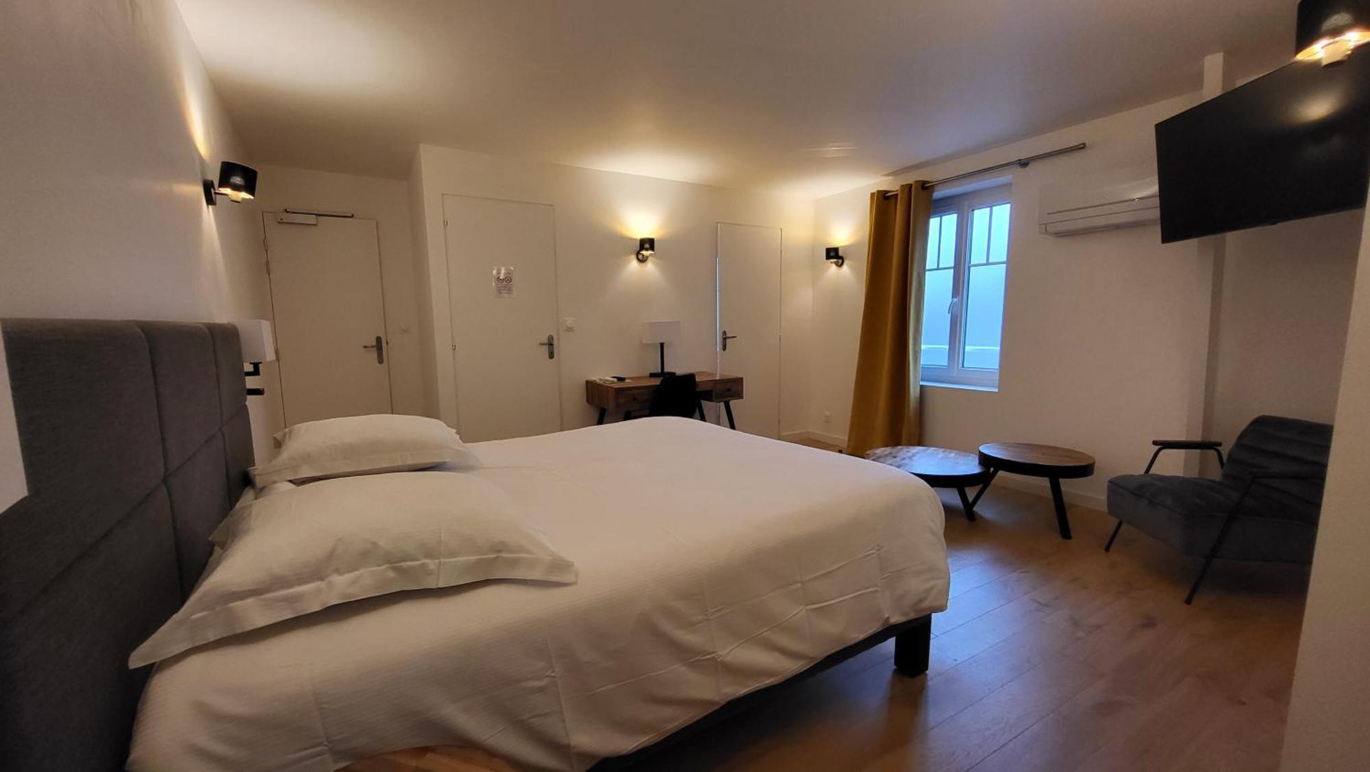 Hotel De Normandie Evreux Bagian luar foto