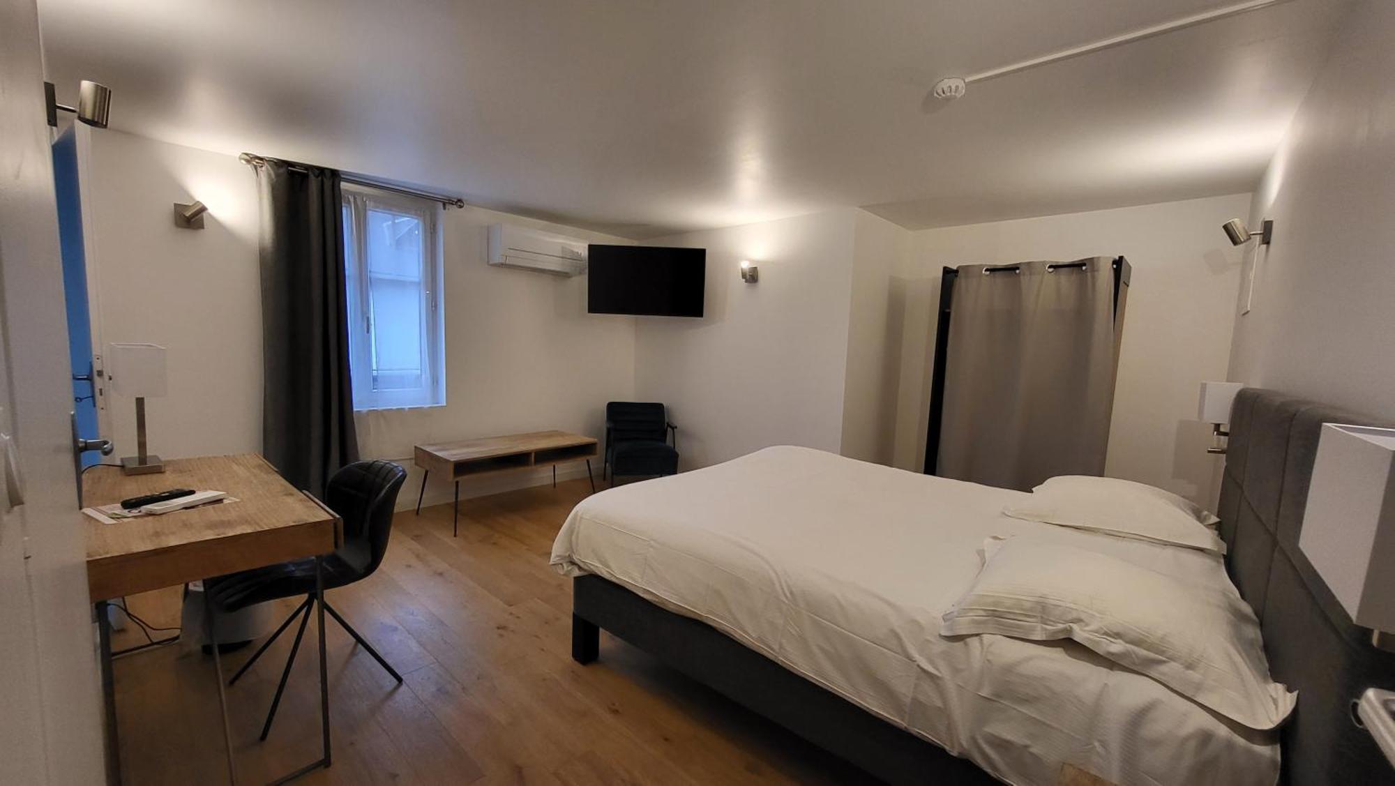 Hotel De Normandie Evreux Bagian luar foto