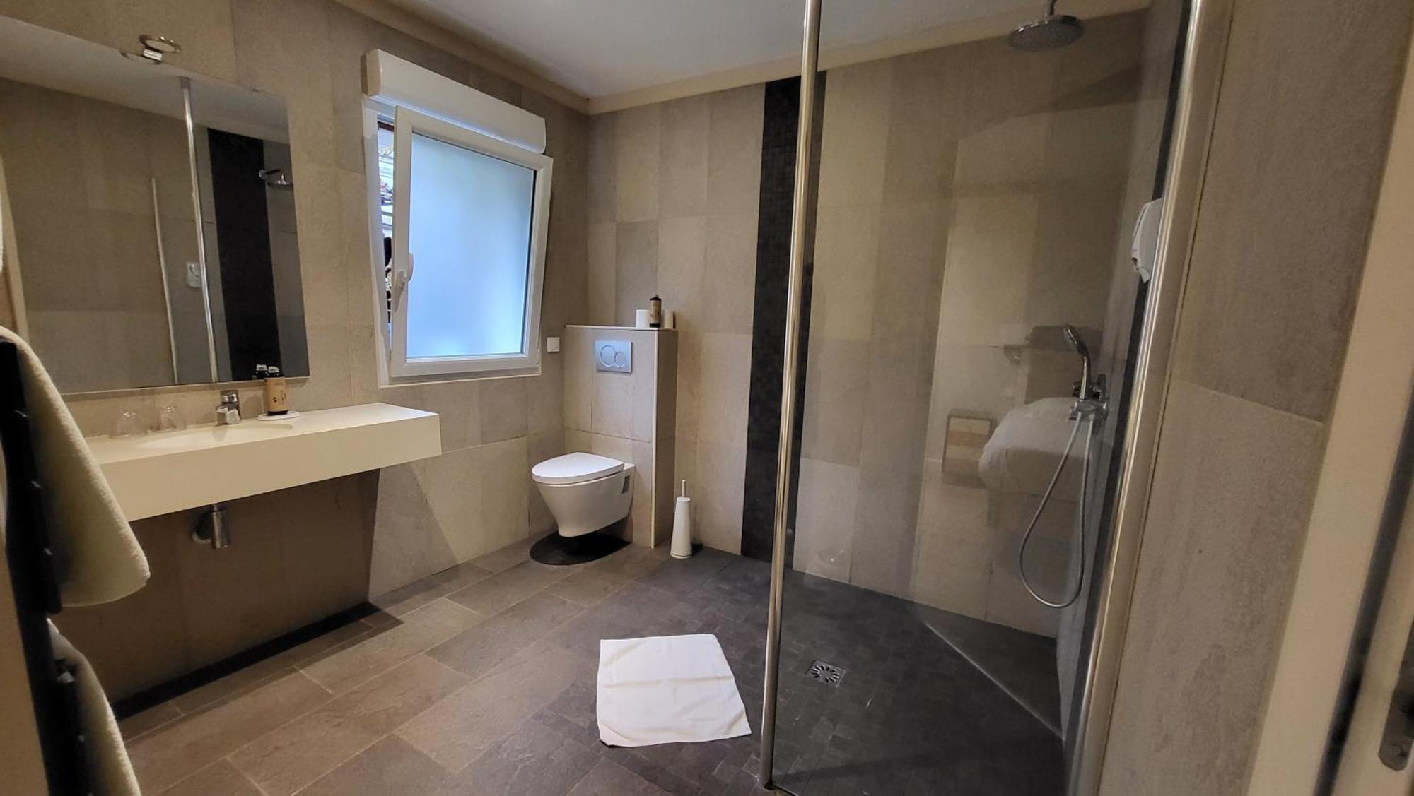 Hotel De Normandie Evreux Bagian luar foto