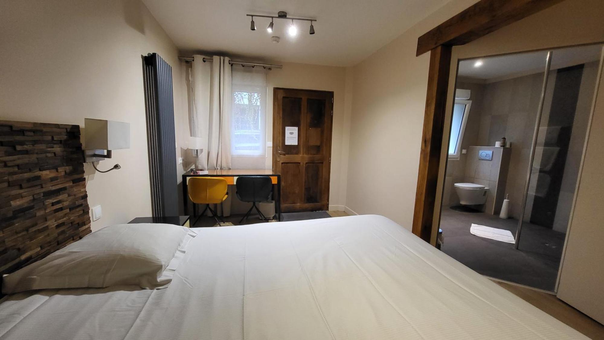 Hotel De Normandie Evreux Bagian luar foto