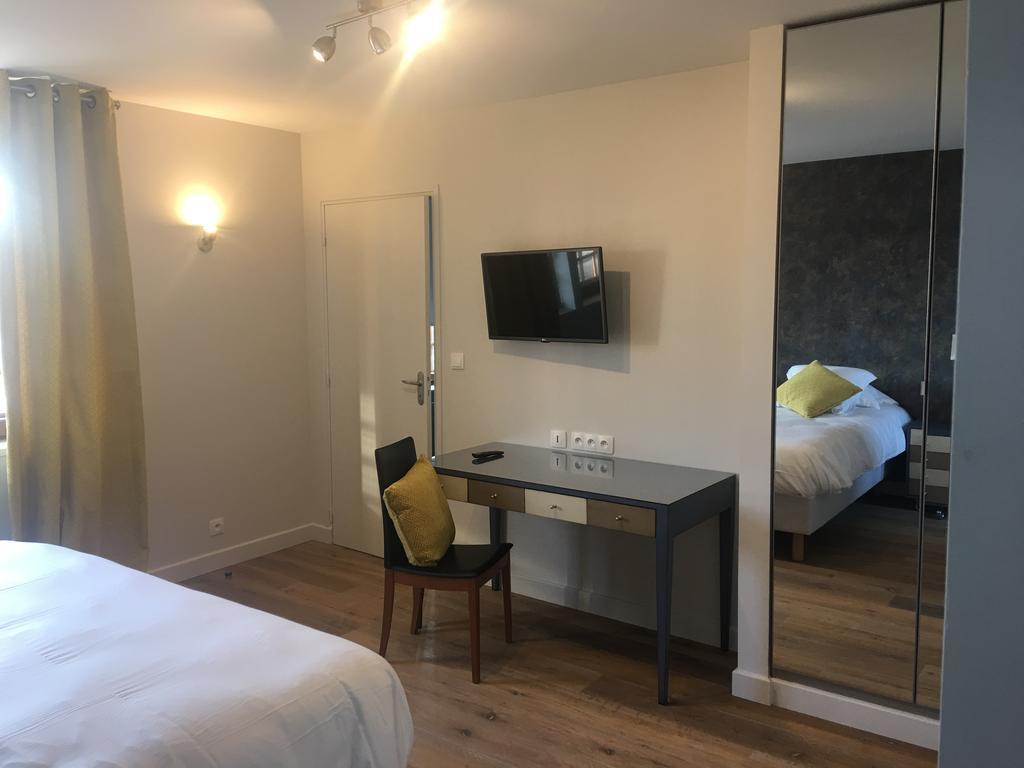 Hotel De Normandie Evreux Bagian luar foto